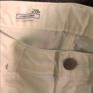 Gap white jeans long and lean size 28R